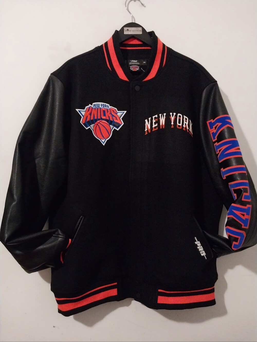 Pro Standard Ny Knicks City Edition Varsity Jacket Black